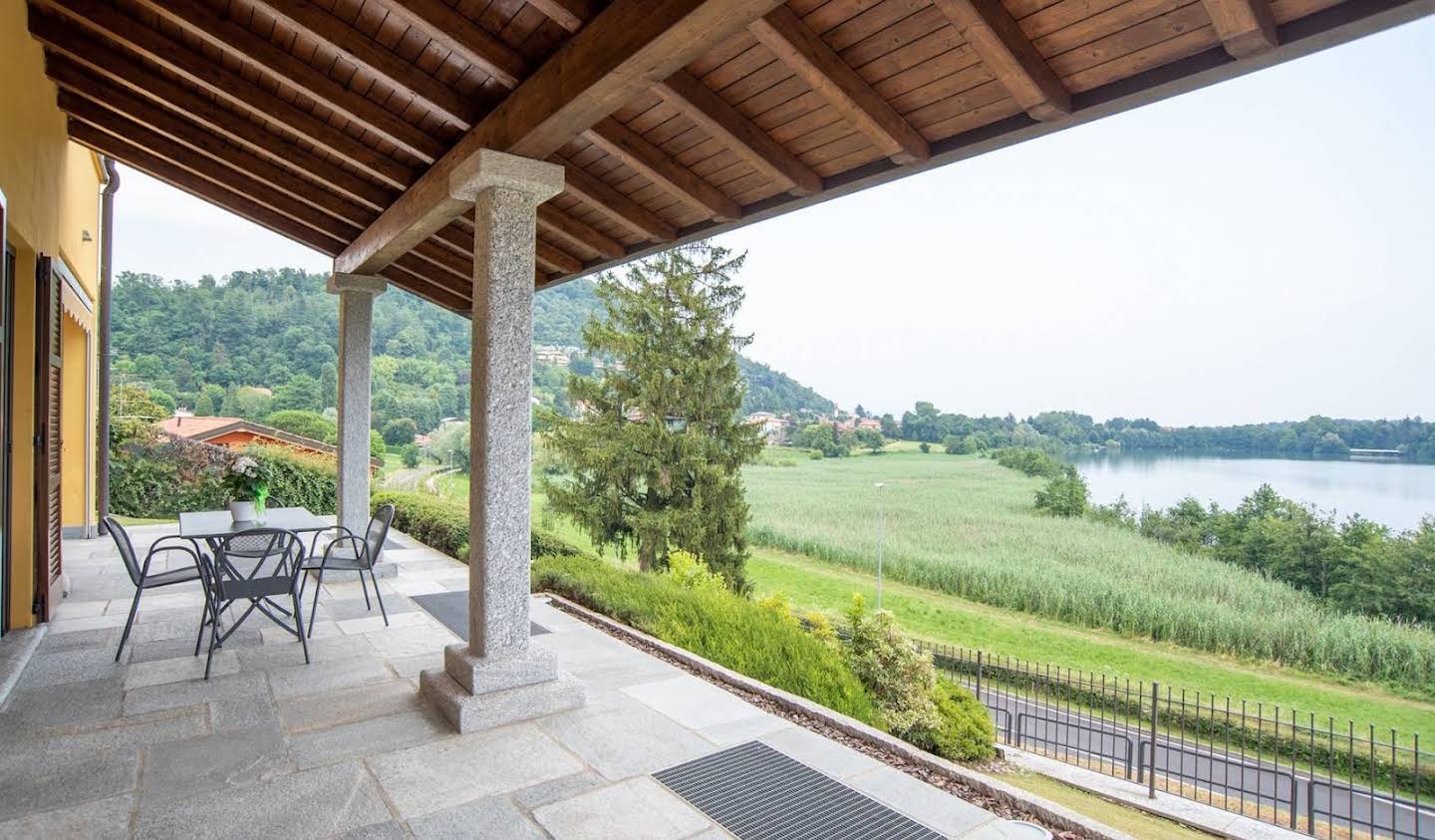 Villa with garden and terrace Montorfano