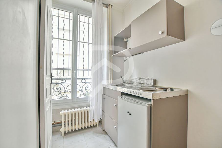 Location  appartement 1 pièce 8.75 m² à Levallois-Perret (92300), 640 €