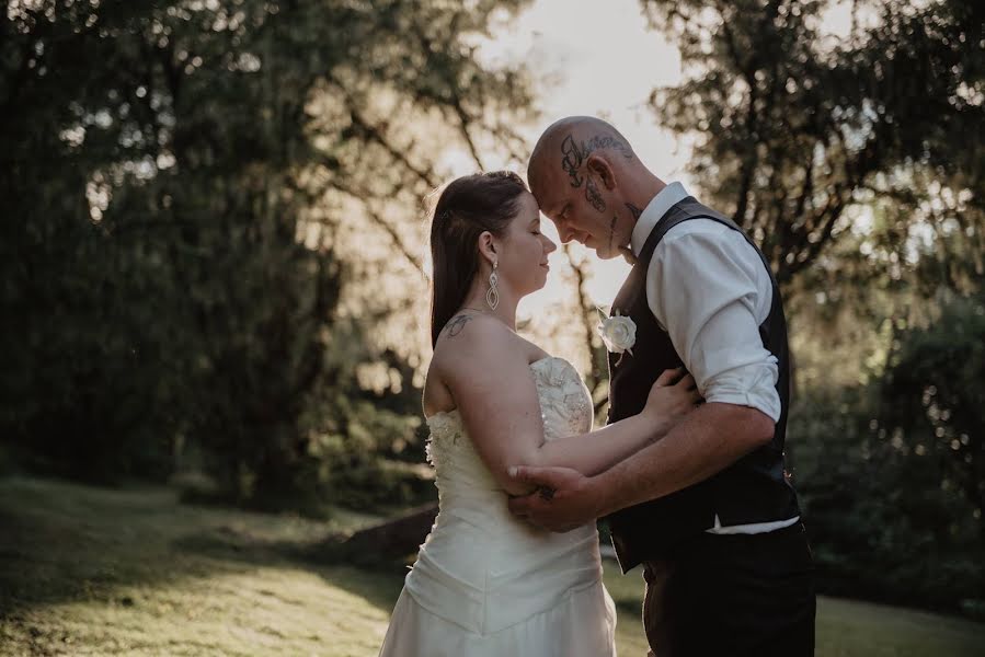 Φωτογράφος γάμων Julie Carla (juliecarlaphoto). Φωτογραφία: 9 Μαΐου 2019