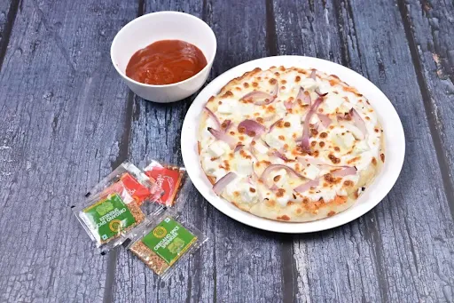 Paneer Onion Pizza With Extra Cheese