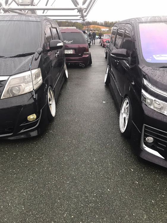 アルファードのCUSTOMIZ SQUAD・ゆきぽよ・生脚・目指せPickUpCars・広げようハの字の輪に関するカスタム事例の投稿画像6枚目