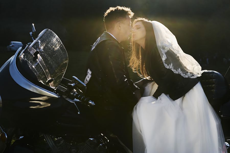 Fotógrafo de casamento Mihaela Oprisan (mihaelaoprisan). Foto de 21 de julho 2021