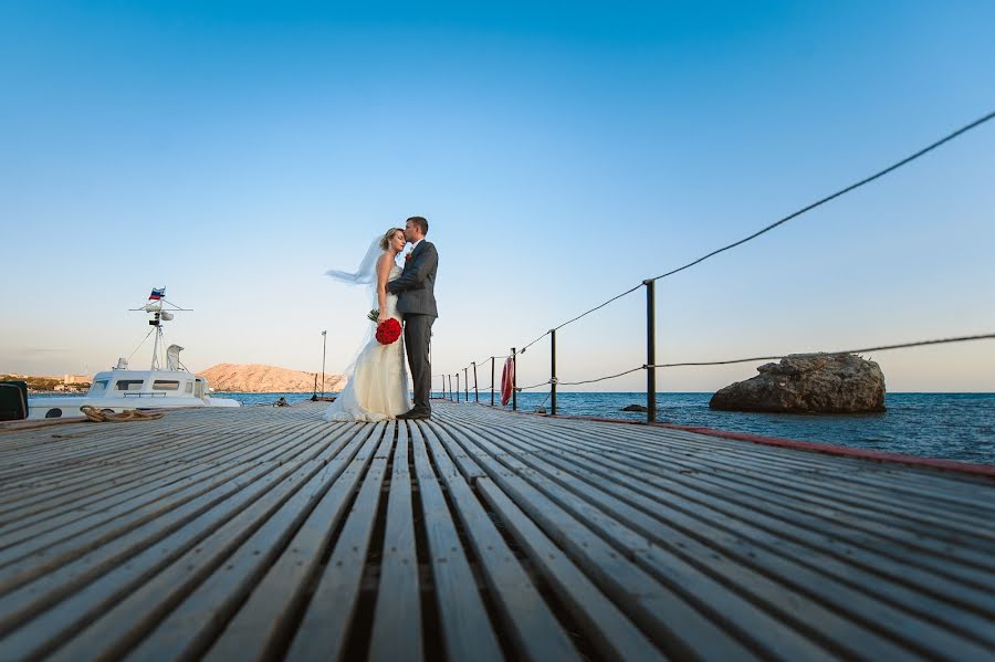 Fotógrafo de casamento Aleksey Galutva (galex2010). Foto de 18 de setembro 2016