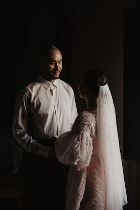 Wedding photographer Emanuele Guadagno (inbiancoenero). Photo of 1 December 2022