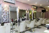 His & Her Unisex Salon photo 1