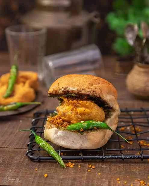 Classic Vada Pav