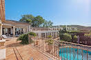 Villa with pool and terrace (image 3)