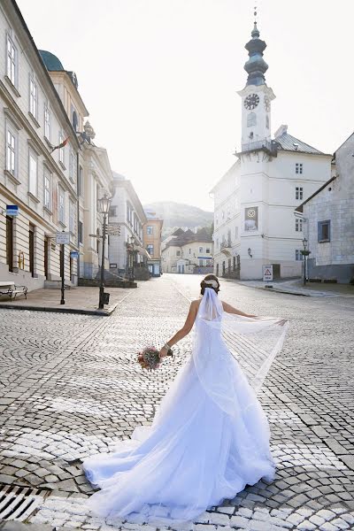 Fotógrafo de casamento Lukas Cellar (cellarlukas). Foto de 8 de abril 2019