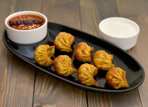 Veg Fried Momos (8 Pcs)