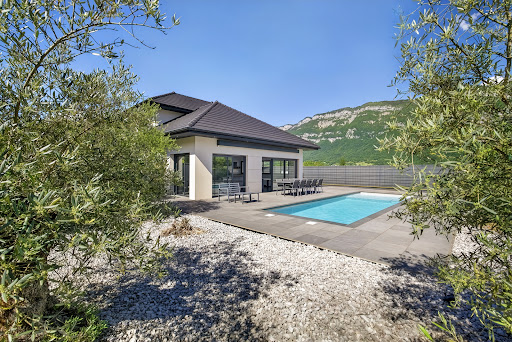 Villa with pool and terrace 5