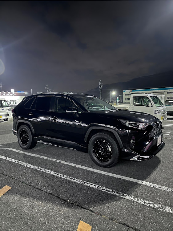 RAV4のホイール交換・スタッドレスタイヤ・黒いホイール・ブラックホイールに関するカスタム事例の投稿画像1枚目