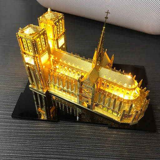 Title 2, Metal Puzzle Notre Dame de Paris model to build...