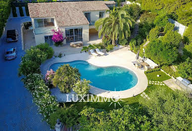 Villa with pool 4