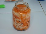 Vietnamese Pickled Carrot & Daikon (Đồ Chua) was pinched from <a href="http://thailand1dollarmeals.com/recipe/vietnamese-pickled-carrot-daikon/" target="_blank" rel="noopener">thailand1dollarmeals.com.</a>