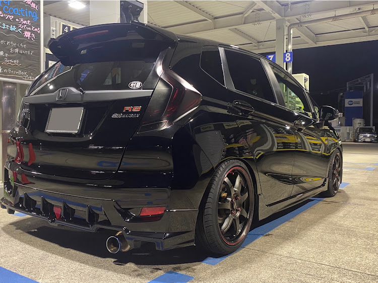 フィットの無限MUGEN・フィットRS・タイヤサイズ変更・クロススピードCR7に関するカスタム事例の投稿画像2枚目