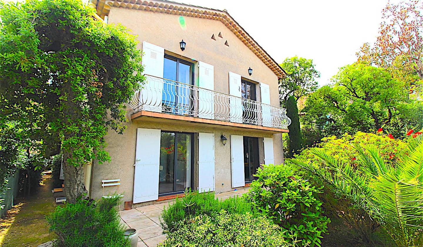 Seaside villa and terrace Sainte-Maxime