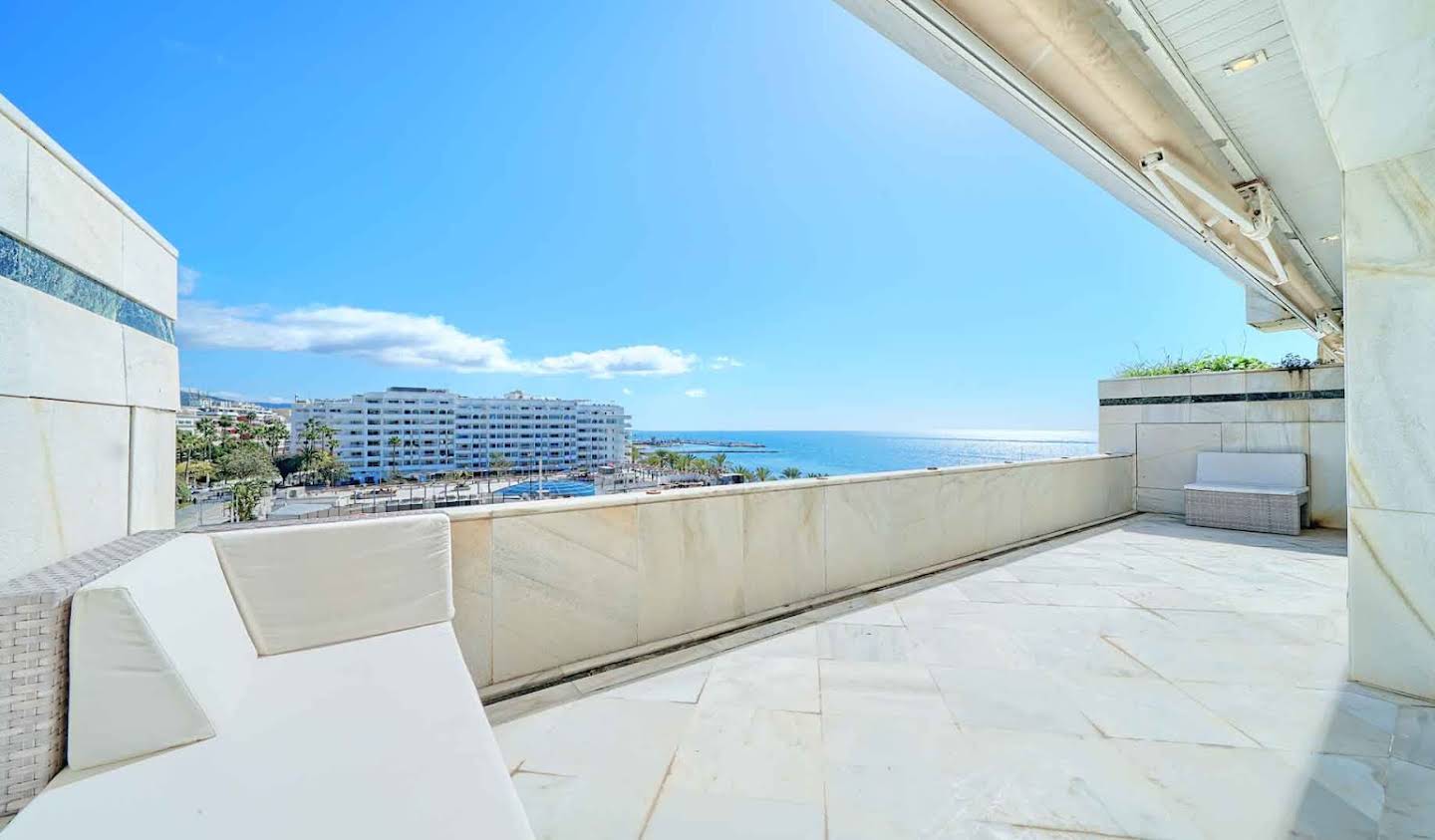 Apartment with terrace Marbella