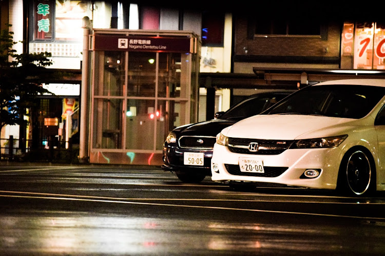 レガシィB4のスバル・レガシィB4・ナイト撮影会・密会・長野駅に関するカスタム事例の投稿画像2枚目