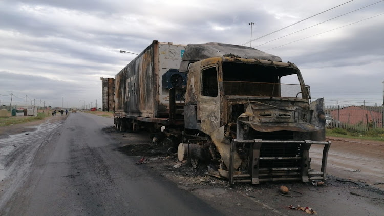 Protesters continue to set trucks alight along Addo Road