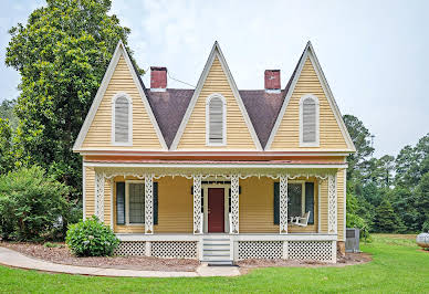 House with garden 8