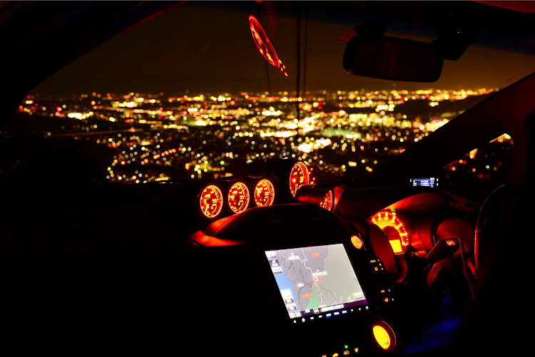 フィットのゆっくり走ろう福岡・夜景と愛車・愛する四王寺😍・明日はテールランプをノーマルに😅・近くに富士山🗻無い😂に関するカスタム事例の投稿画像5枚目