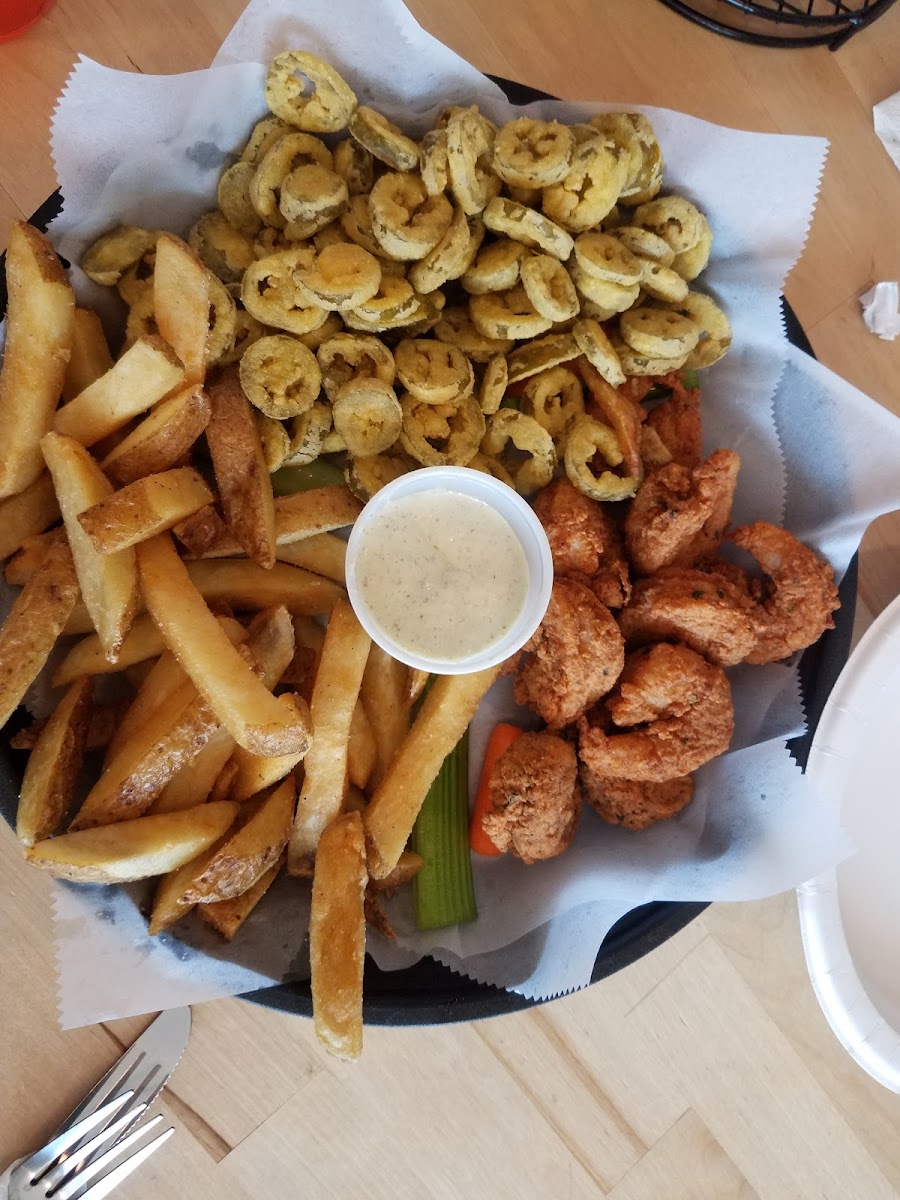 Pick 'em trio with bacon jalapeno ranch!