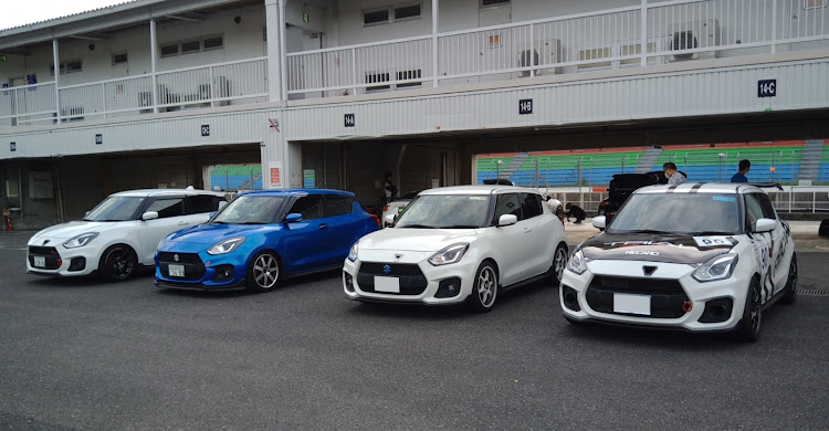 スイフトスポーツの岡山国際サーキット・カメ活・レブスピードに関するカスタム事例の投稿画像3枚目