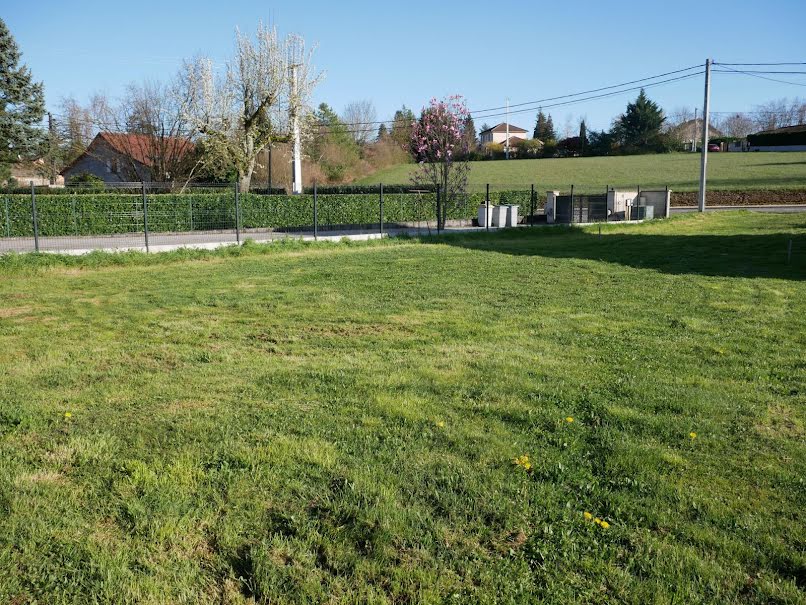 Vente terrain  567 m² à Dolomieu (38110), 70 000 €