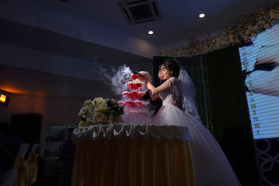 結婚式の写真家Dương Hoàng Dĩnh Mrdjnh (voppdinh)。2018 10月9日の写真