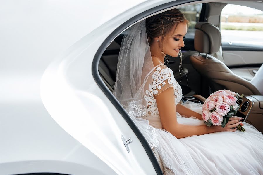 Wedding photographer Kseniya Ushakova (ushakovaksenia). Photo of 18 February 2020