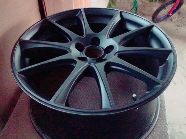 レガシィB4のホイールに関するカスタム事例の投稿画像1枚目