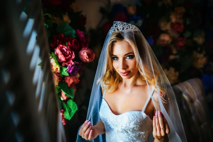 Fotografo di matrimoni Artem Kolomiec (colomba). Foto del 24 ottobre 2017