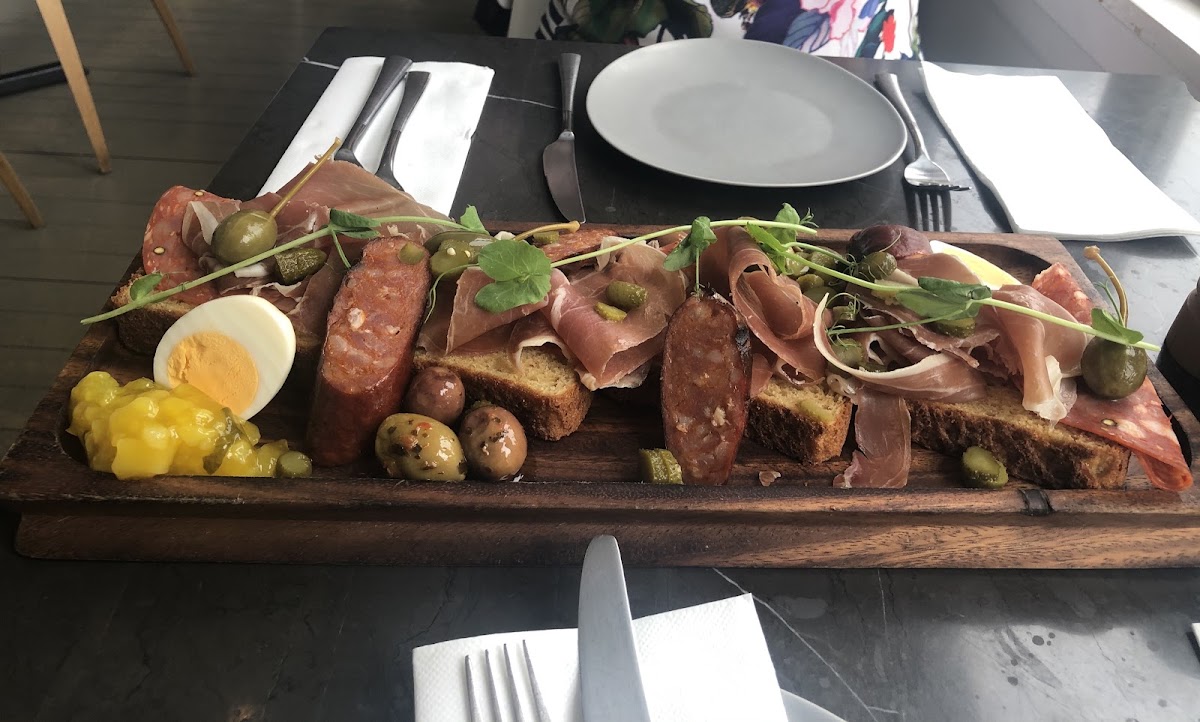 Gluten-Free Bread/Buns at Cornwall Park Bistro