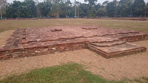 Gumpung Mendopo Buddhist Terrace