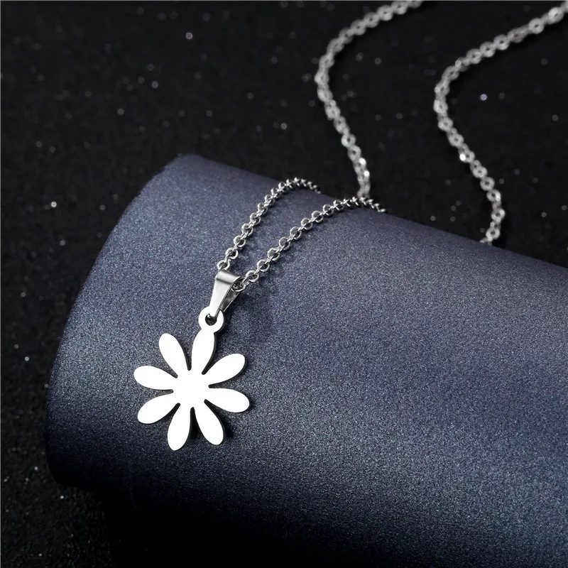 Colar Geométrico Vazado Simples Aço Inoxidável Corte Preciso Joia Minimalista para Mulheres Elegância e Sofisticação