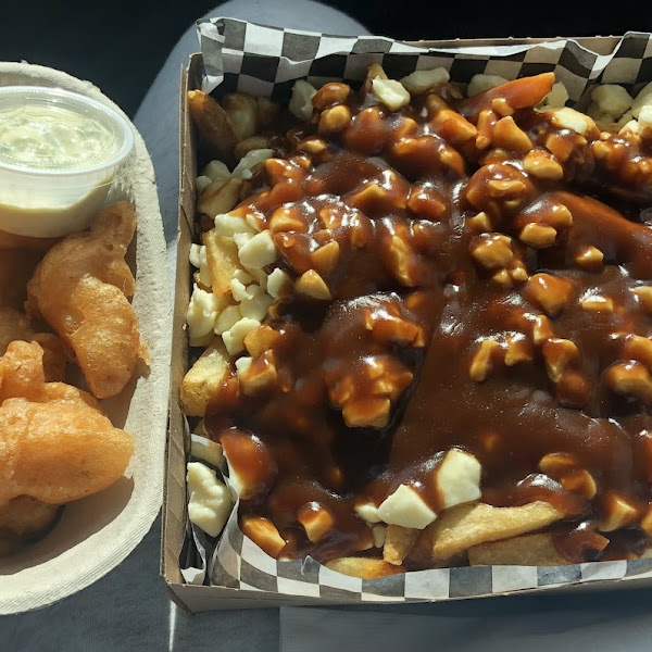 Halibut fritters & medium poutine