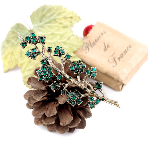 Title 1, Broche de haute qualité avec branches et diaman...