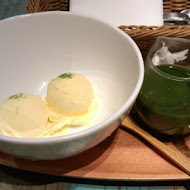 Uzna Omom 杏桃鬆餅屋