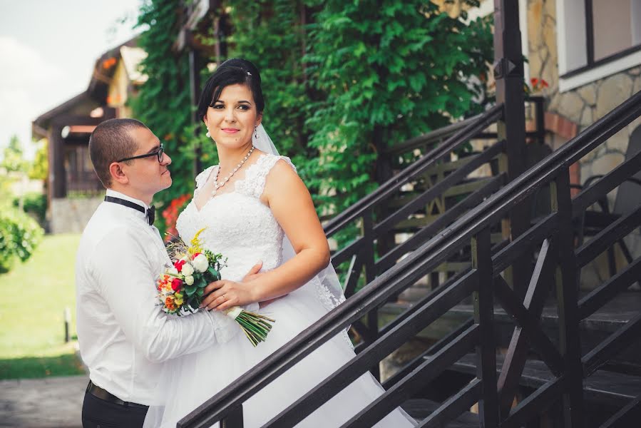 Fotógrafo de casamento Sergiu Golovatîi (serjcom1). Foto de 30 de março 2017