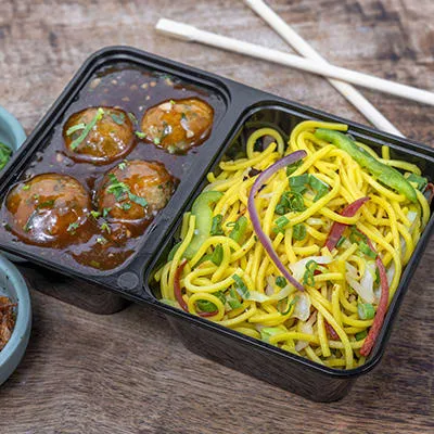 Veg Manchurian Gravy With Hakka Noodle Bowl