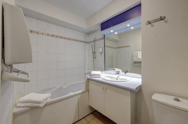 Location meublée appartement 1 pièce 25 m² à Divonne-les-Bains (01220), 1 470 €