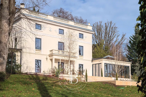 Property with pool 1