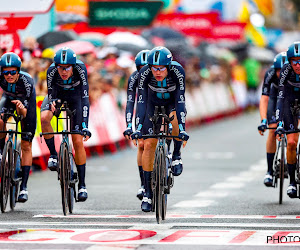 Team dsm-firmenich verrast iedereen in de Vuelta, Evenepoel neemt meteen tijd op Roglic en Vingegaard