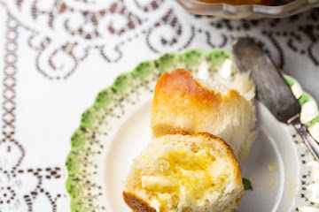 Bread Machine Buttery Dinner Rolls