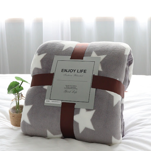 Title 18, Solid color flannel thickened blanket for nap t...