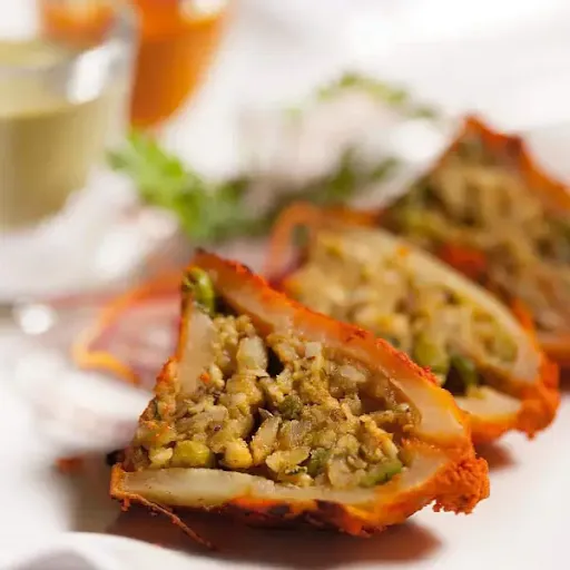 Tandoori Paneer Stuffed Aloo (4 Pcs)