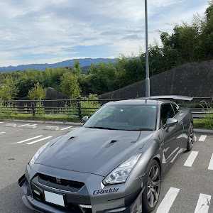 NISSAN GT-R