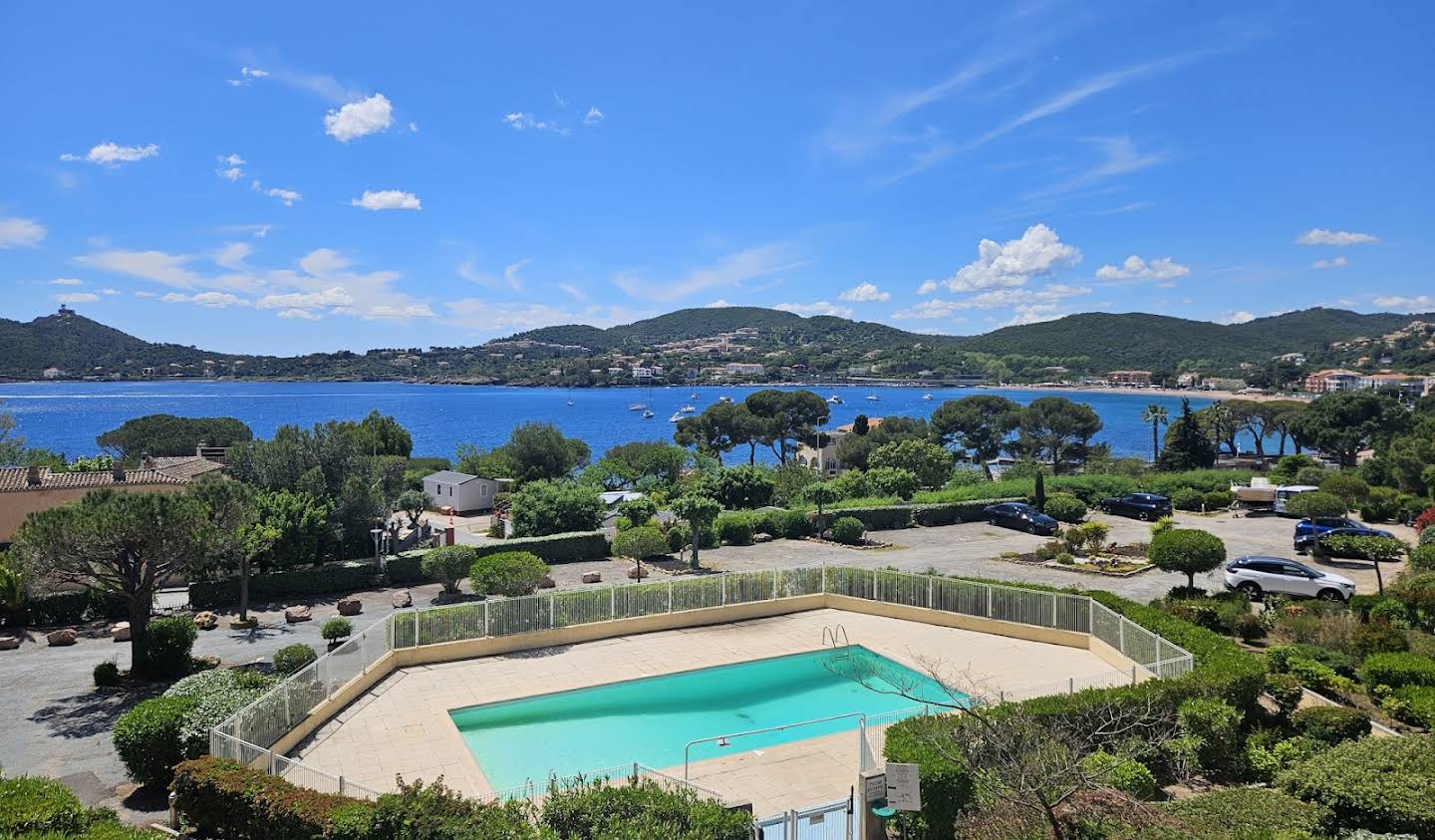 Appartement avec terrasse et piscine Agay