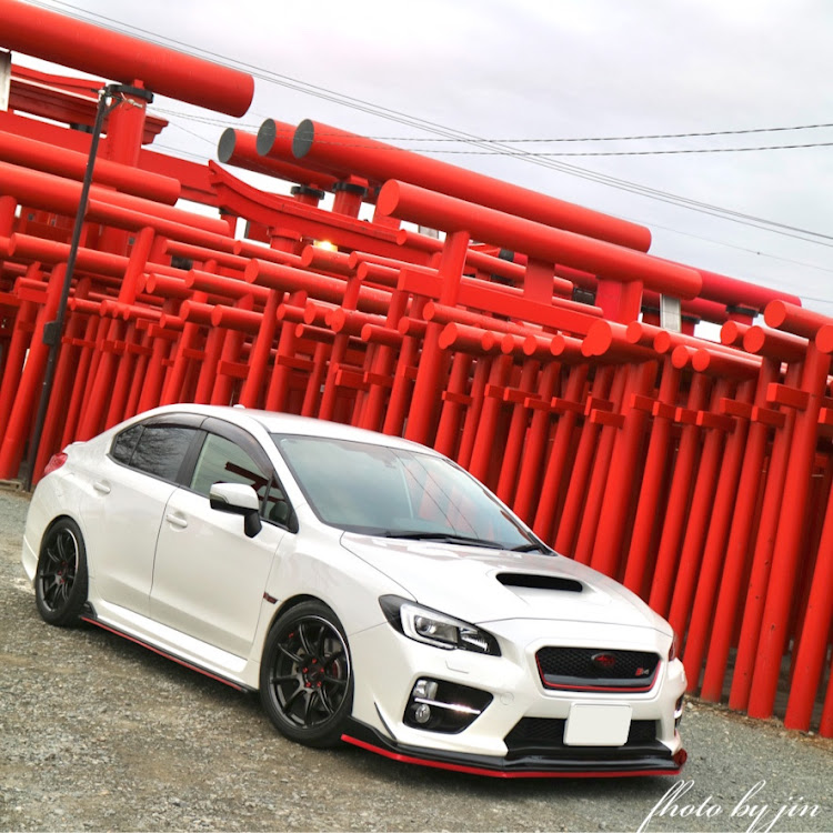 WRX S4のコロナが早く終息しますように・小泉稲荷神社・密接する赤に関するカスタム事例の投稿画像1枚目