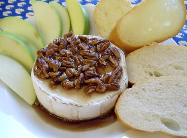 Candied Nuts and Brie Dip_image